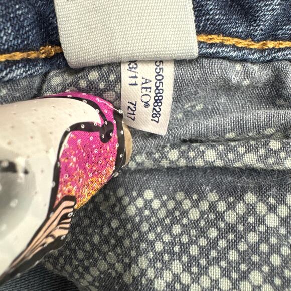 Y2K American Eagle Capri Jeans Womens Size 4 Dark Blue Low Rise Crop Whisker - Picture 2 of 11